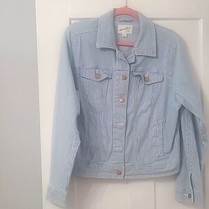 Universal Thread 100% percent cotton med jean jacket.